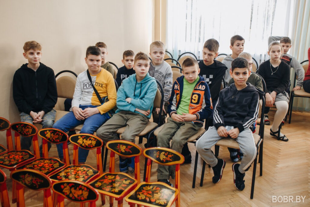 Марафон добра и заботы: представители ОАО «Химчистка и стирка белья» навестили воспитанников Бобруйского детского дома