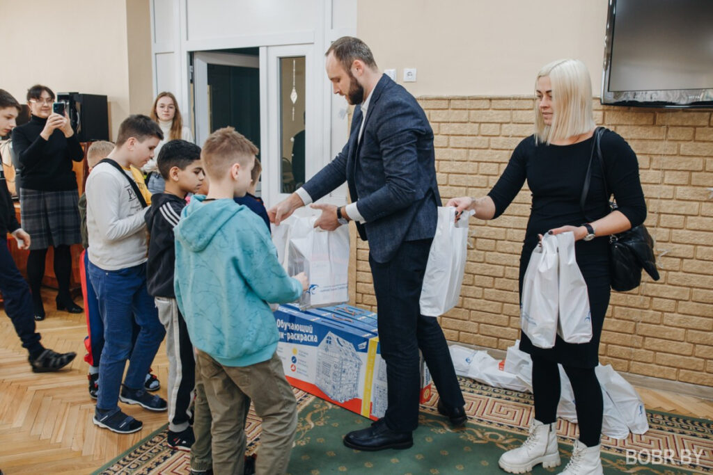 Марафон добра и заботы: представители ОАО «Химчистка и стирка белья» навестили воспитанников Бобруйского детского дома